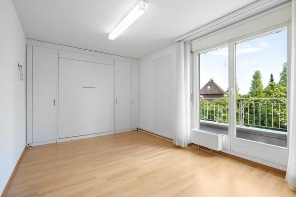 Schöne 1.5-Zimmer-Attikawohnung auf dem Bruderholz mit grosser Terrasse und AEP 9