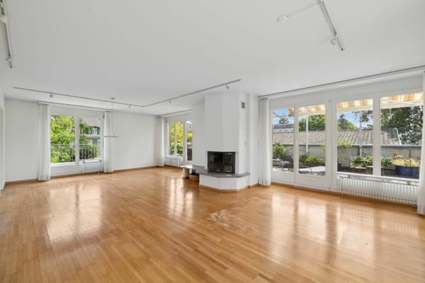 Schöne 1.5-Zimmer-Attikawohnung auf dem Bruderholz mit grosser Terrasse und AEP 4