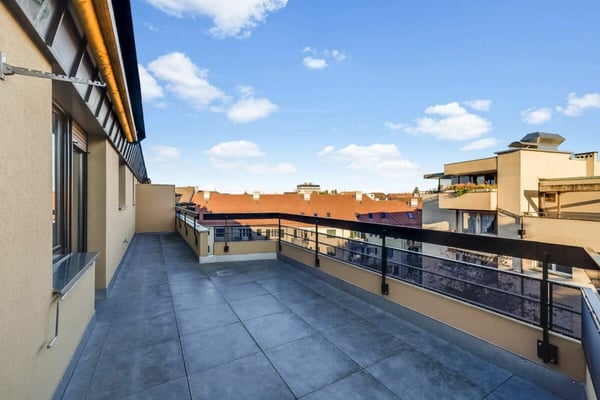 Wohnen mit Blick über die Dächer - 1.5-Zi. Attikawohnung mit 2 Terrassen und 2 AEP 1