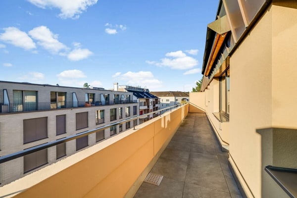 Wohnen mit Blick über die Dächer - 1.5-Zi. Attikawohnung mit 2 Terrassen und 2 AEP 9