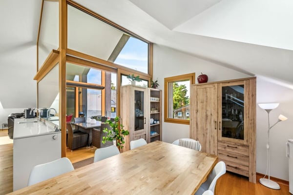 Stilvolle und grosszügige 1.5-Zimmer Dachwohnung mit 2 Loggias 6