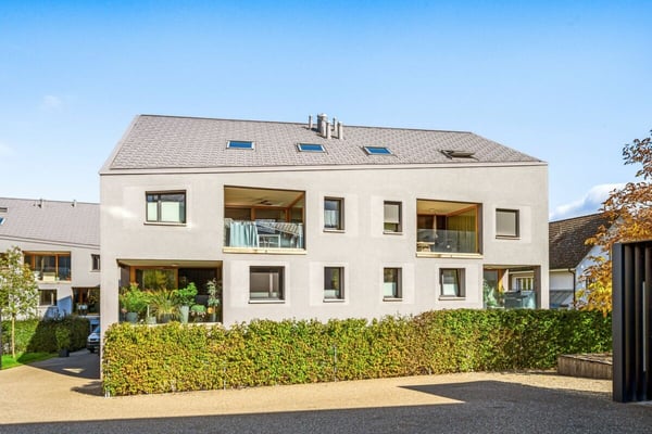 Stilvolle und grosszügige 1.5-Zimmer Dachwohnung mit 2 Loggias 1