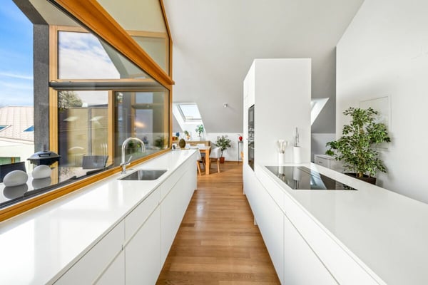 Stilvolle und grosszügige 1.5-Zimmer Dachwohnung mit 2 Loggias 3
