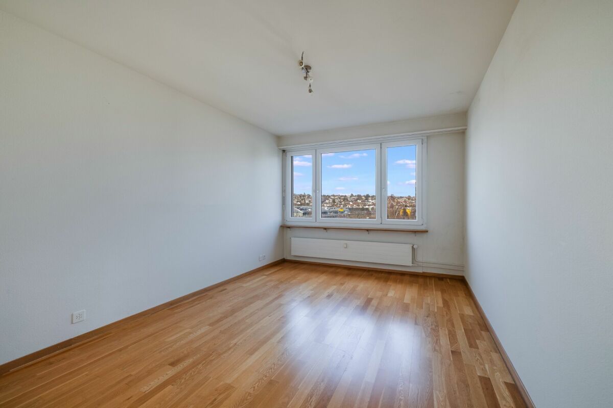 Einziehen und geniessen: Gepflegte 4-Zimmerwohnung mit Balkon und Weitblick