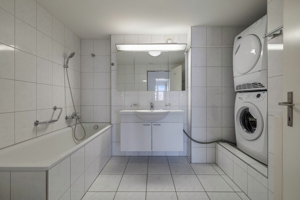 Einziehen und geniessen: Gepflegte 4-Zimmerwohnung mit Balkon und Weitblick