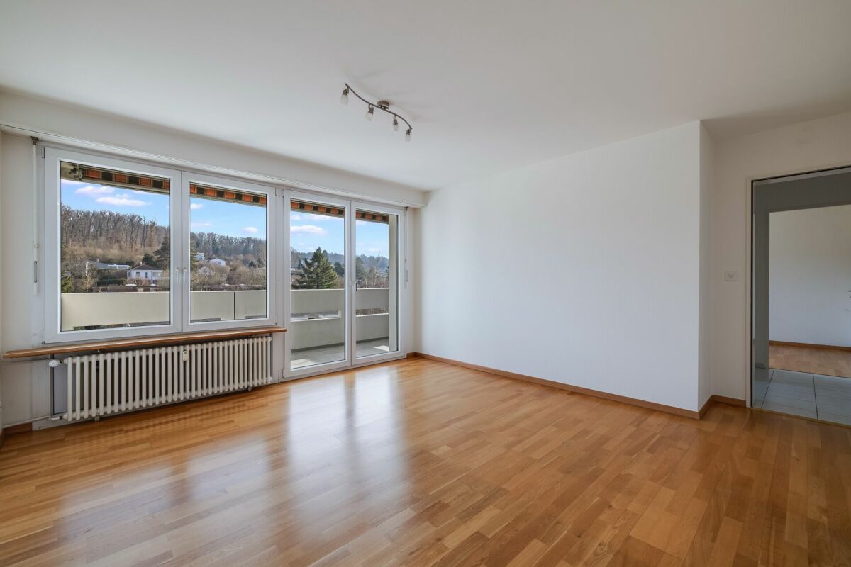 Einziehen und geniessen: Gepflegte 4-Zimmerwohnung mit Balkon und Weitblick