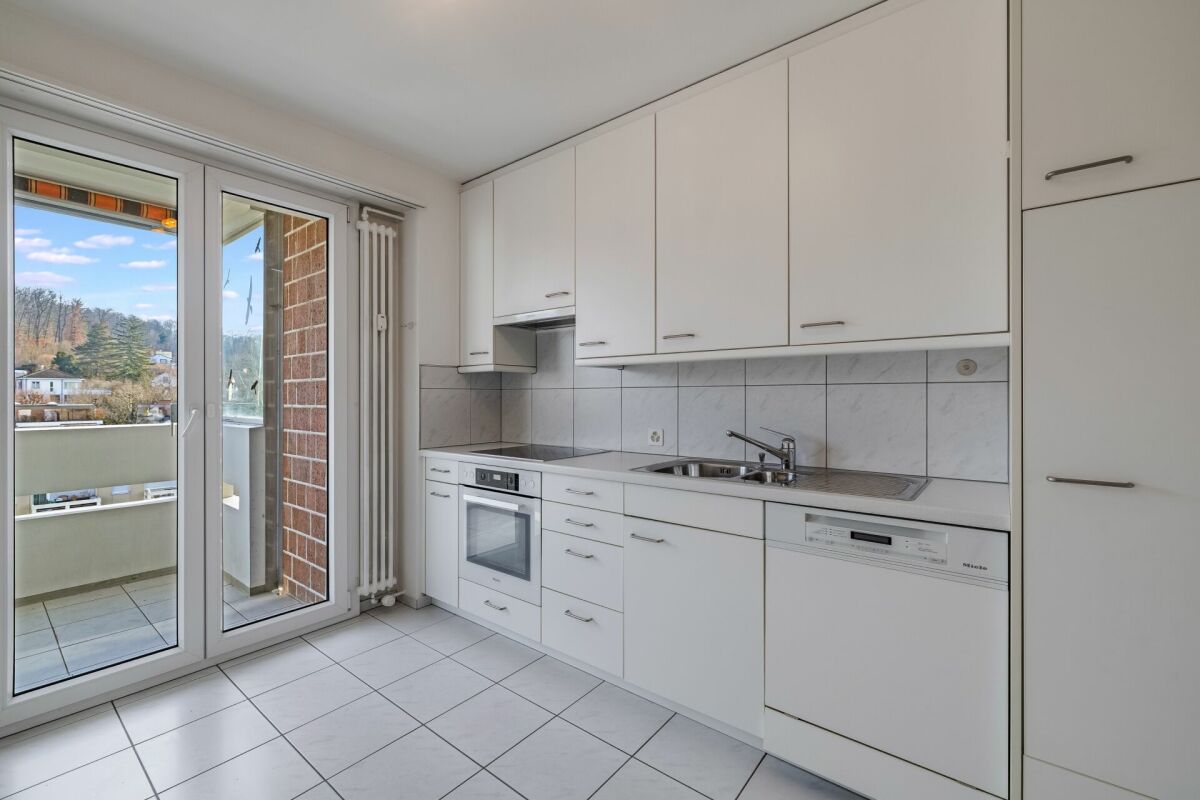 Einziehen und geniessen: Gepflegte 4-Zimmerwohnung mit Balkon und Weitblick