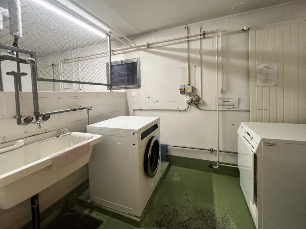 Moderne 2.5-Zimmer Eigentumswohnung mit grossem Balkon