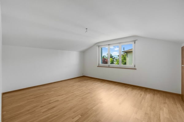 Schönes Eck-Einfamilienhaus mit grossem Wintergarten und Garage 11