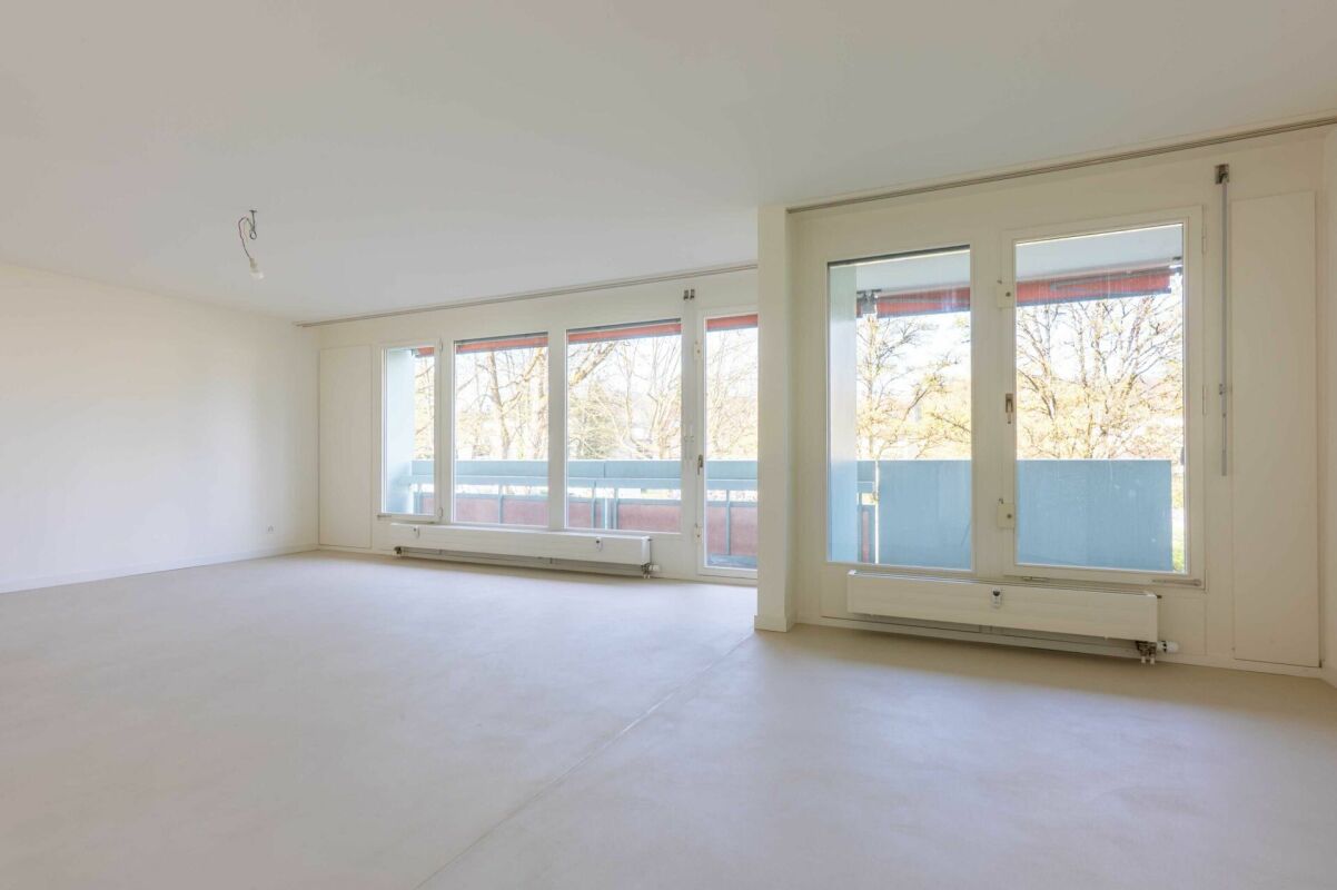 Moderne 4.5-Zimmer Wohnung mit 2 Balkonen und Einstellhallenplatz