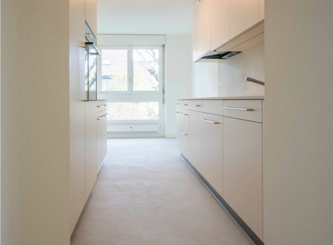 Moderne 4.5-Zimmer Wohnung mit 2 Balkonen und Einstellhallenplatz