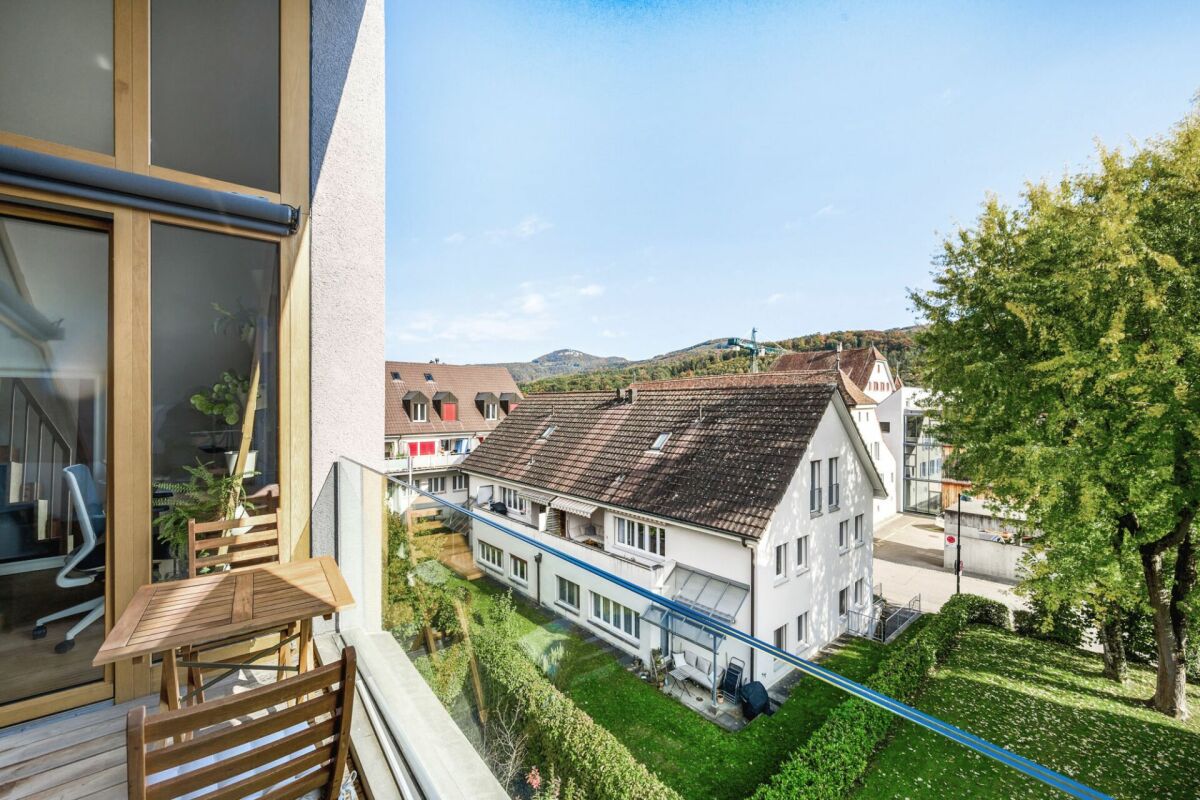 Attractive 5.5-room (3 bedrooms) penthouse apartment with 2 loggias and an additional attic space