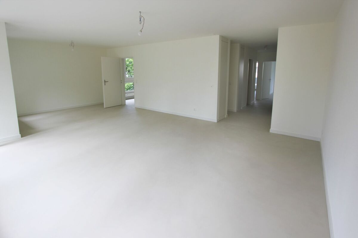 Neu renovierte 4.5-Zimmerwohnung nahe bei der International-School