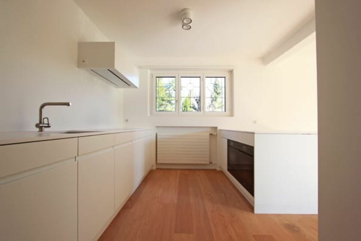 Einfamilienhaus auf dem schönen Bruderholz - 7-Zimmer mit Pool und Doppelgarage