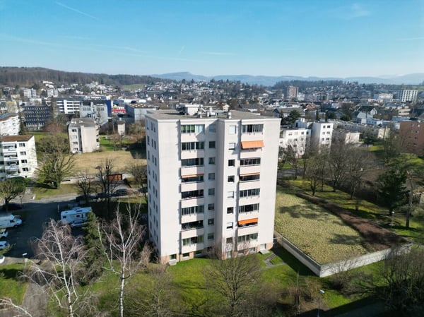 Helle 4-Zimmerwohnung an ruhiger Lage mit Einstellhallenplatz 14
