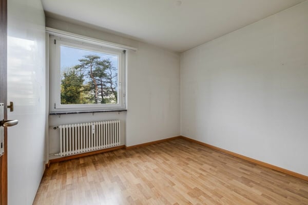 Helle 4-Zimmerwohnung an ruhiger Lage mit Einstellhallenplatz 8
