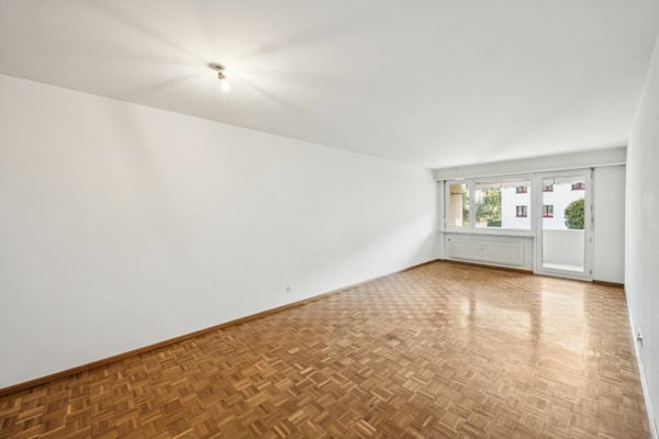 Helle 3-Zimmer-Wohnung mit grossem Wohnbereich und Balkon in Reinach 10
