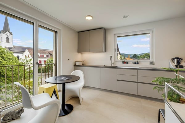 Moderne 4.5 Zimmer Maisonette Wohnung mit Loggia und Einstellhallenplatz 4