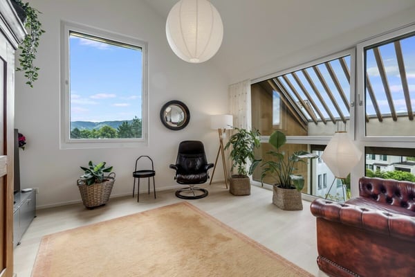 Moderne 4.5 Zimmer Maisonette Wohnung mit Loggia und Einstellhallenplatz 11