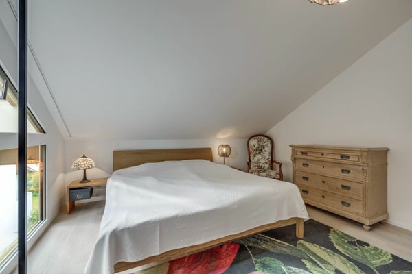 Moderne 4.5 Zimmer Maisonette Wohnung mit Loggia und Einstellhallenplatz 12