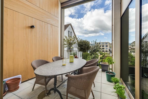 Moderne 4.5 Zimmer Maisonette Wohnung mit Loggia und Einstellhallenplatz 1