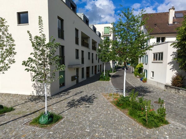 Moderne 4.5 Zimmer Maisonette Wohnung mit Loggia und Einstellhallenplatz 16