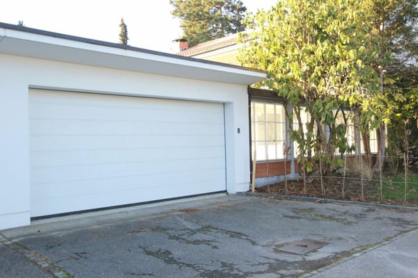Attraktives Haus auf dem schönen Bruderholz / 7-Zimmer mit Pool und Doppelgarage 16
