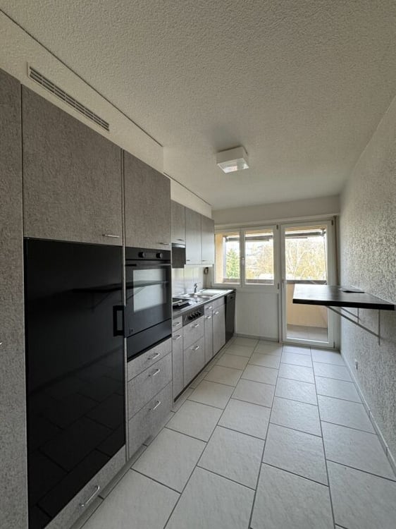 Grosszügige 4-Zimmerwohnung in Riehen 2