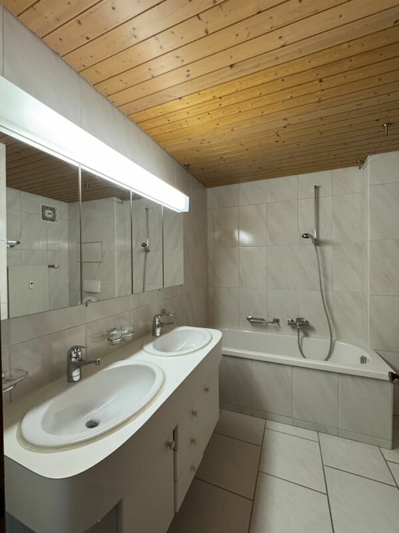 Grosszügige 4-Zimmerwohnung in Riehen 6