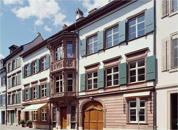 Ein Zuhause am Rhein - stilvolle 4-Zimmer-Maisonettewohnung in Basel 1
