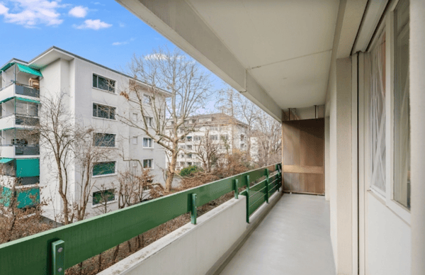 Stilvoll wohnen oder clever investieren: Renovierte 2.5-Zimmer-Wohnung mit Balkon 11