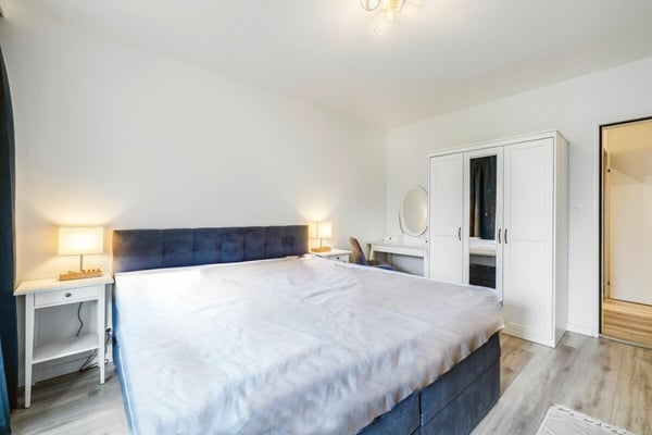 Stilvoll wohnen oder clever investieren: Renovierte 2.5-Zimmer-Wohnung mit Balkon 7