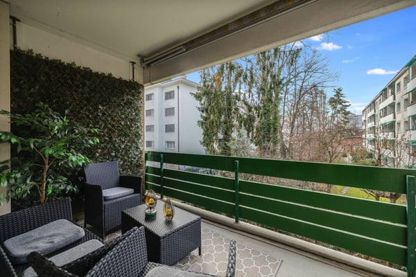 Stilvoll wohnen oder clever investieren: Renovierte 2.5-Zimmer-Wohnung mit Balkon 10