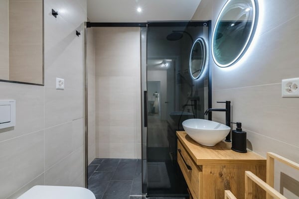 Stilvoll wohnen oder clever investieren: Renovierte 2.5-Zimmer-Wohnung mit Balkon 8