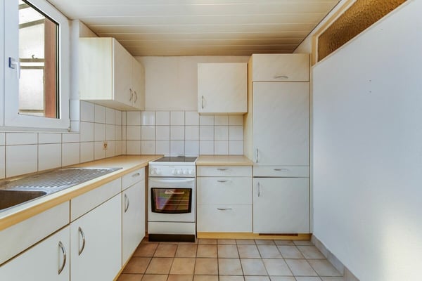 Charmantes Mehrfamilienhaus mit Ateliergebäude, Parkplatz und vielfältigen Möglichkeiten 11