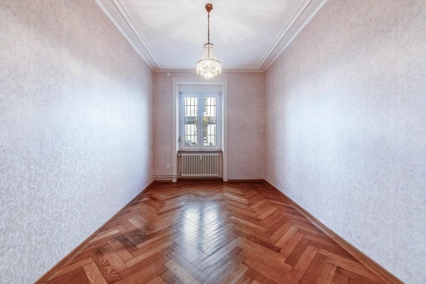 Charmantes Mehrfamilienhaus mit Ateliergebäude, Parkplatz und vielfältigen Möglichkeiten 6