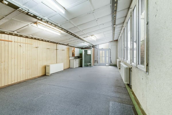 Charmantes Mehrfamilienhaus mit Ateliergebäude, Parkplatz und vielfältigen Möglichkeiten 14