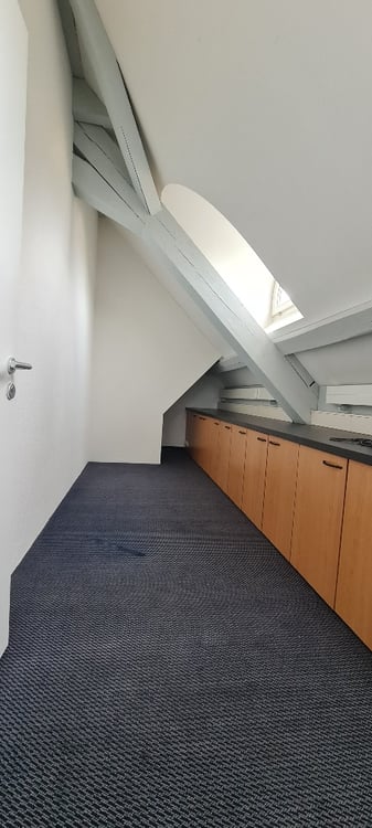 ca. 180 m1 Büroräume im 6. OG 4