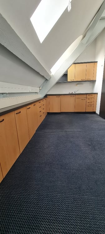 ca. 180 m1 Büroräume im 6. OG 7