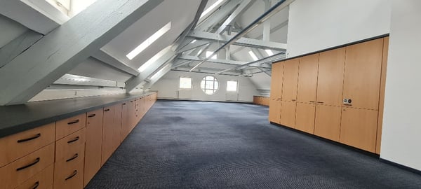 ca. 180 m1 Büroräume im 6. OG 3