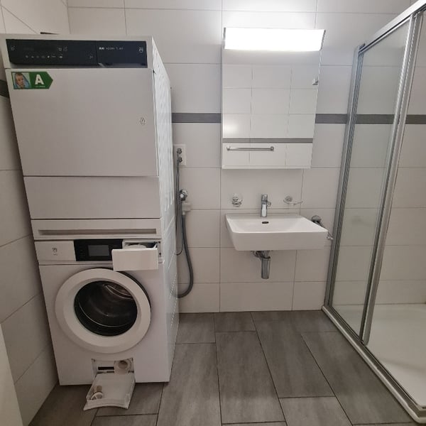 helle Wohnung in schöner Überbauung 6