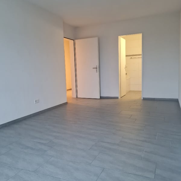 helle Wohnung in schöner Überbauung 11