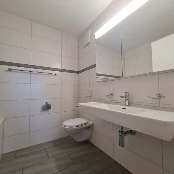 helle Wohnung in schöner Überbauung 8