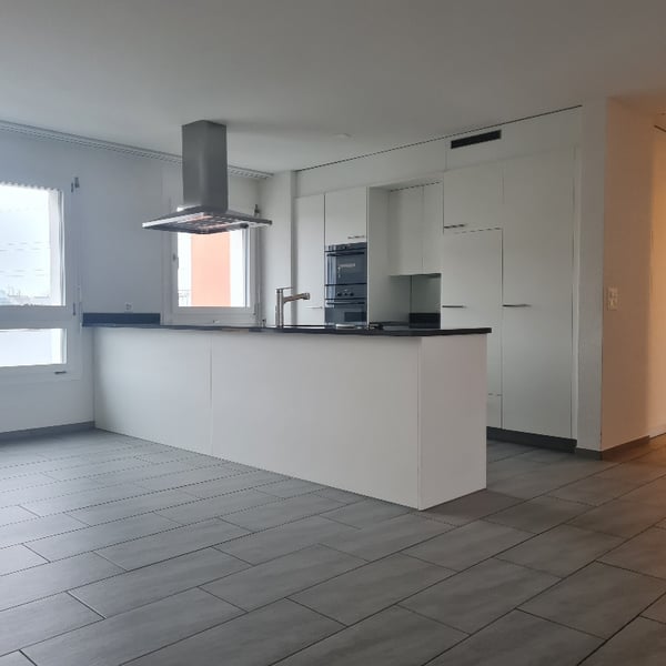 helle Wohnung in schöner Überbauung 3