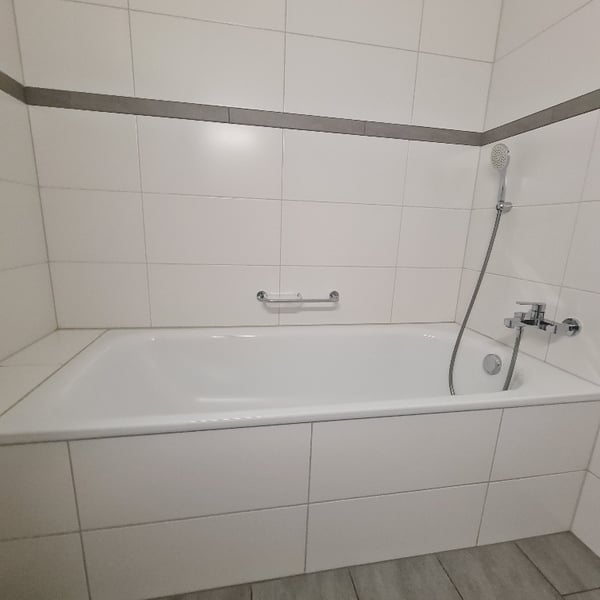 helle Wohnung in schöner Überbauung 9