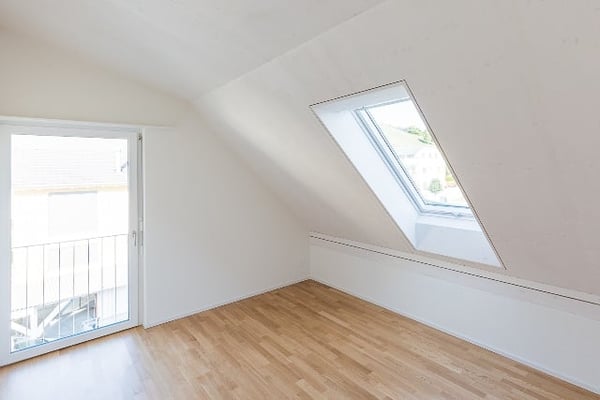 grosse teilüberdeckte Dachterrasse mit Blick auf den Säntis 10