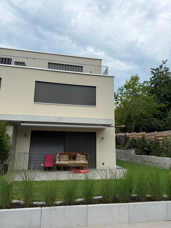 Modernes 9.5-Zimmer-Doppeleinfamilienhaus in St. Gallen 2