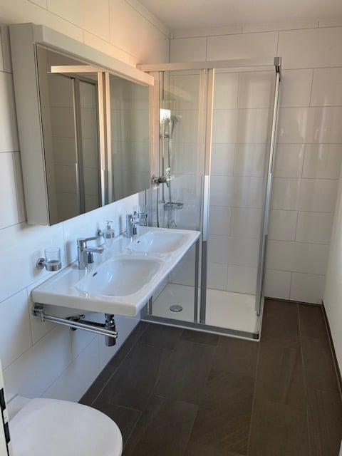 helle, moderne Wohnung mit grossem Balkon 7