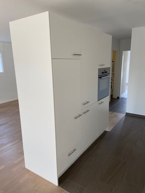 helle, moderne Wohnung mit grossem Balkon 4