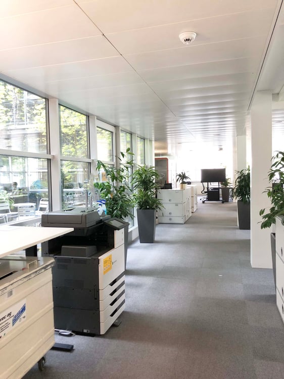 Büro mit Klimaanlage und Atrium 1